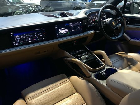 2024 Porsche Cayenne 3.0 V6 E-HYBRID MEGA  SPEC €109,950 thumbnail