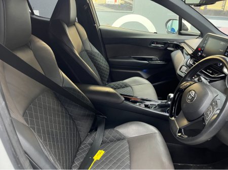 2020 Toyota C-HR €22950! 2020 TOYOTA C-HR G 1.8 AUTOMATIC / CRUISE CONTROL / REVERSE CAMERA / HEATED SEATS €22,950 thumbnail
