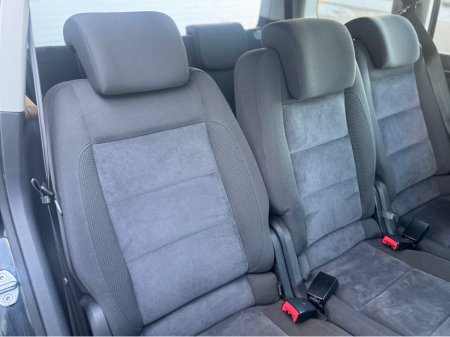 2014 Volkswagen Touran 1.4i HIGHLINE... AUTOMATIC...2 KEYS €11,950 thumbnail