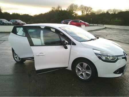 2016 Renault Clio NEW NCT 2028, DYNAMIQUE SAT./NAV., €270 TAX , LOW KMS. S./HISTORY. €8,999