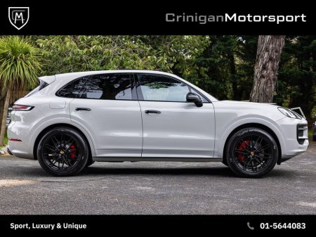 2023 Porsche Cayenne 3.0 E-Hybrid SportDesign New Model €89,900 thumbnail