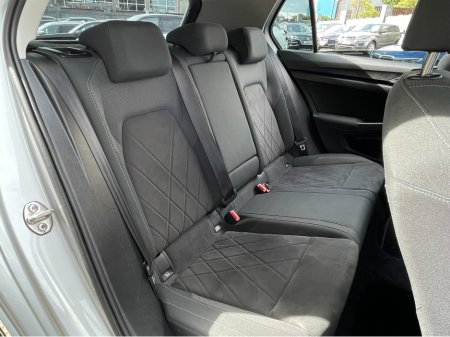 2021 Volkswagen Golf 2.0 TDI STYLE..huge spec..warranty included..finance provided €20,900 thumbnail