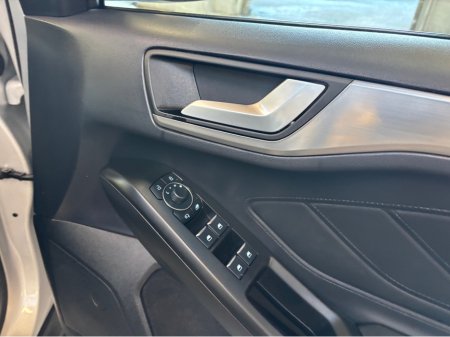 2025 Ford Focus TITANIUM 5DR 1.0T 125 MHE €27,499 thumbnail
