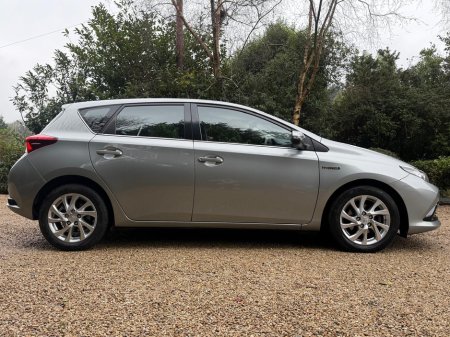 2017 Toyota Auris HYBRID LUNA *Full Toyota Service History…AA Approved…Irish Car* €13,950 thumbnail