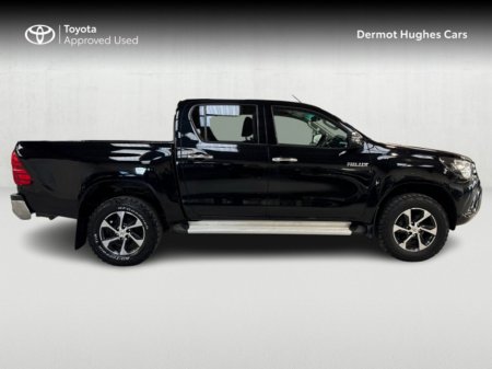 2020 Toyota Hilux DOUBLE CAB SR5 4DR €29,000