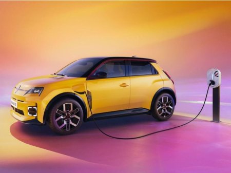 2026 Renault 5 E-Tech Roland Garros 52kWh 150hp *ORDER YOUR 261 TODAY* €35,070