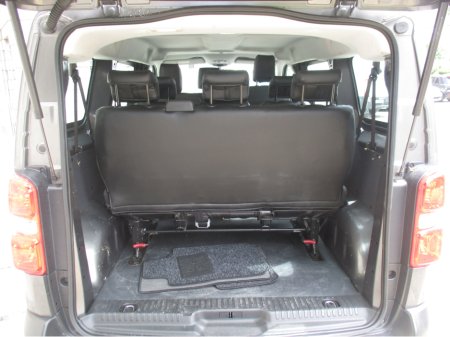 2022 Peugeot Expert E COMBI  50KW 9 SEATER €26,500 thumbnail