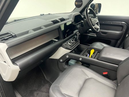 2024 Land Rover Defender HSE X-DYNAMIC P400E €92,990 thumbnail