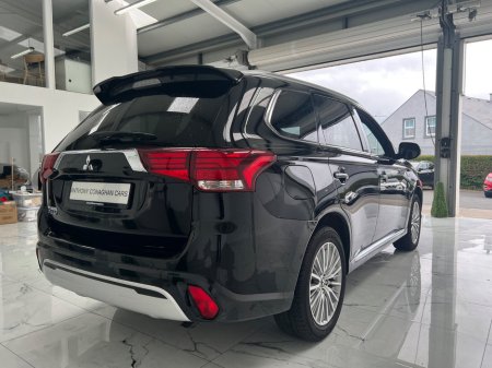 2021 Mitsubishi Outlander 2.4L Plug-in EV Instyle 5 seat €25,995