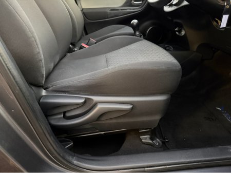 2015 Toyota Yaris Mint Yaris - 1.0 petrol - fantastic spec €11,750 thumbnail