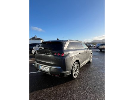 2025 Peugeot 5008 1.2 MHEV 145bhp E-DCS6 Allure €48,950 thumbnail