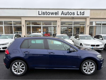 2018 Volkswagen Golf COMFORTLINE 1.2 AUTOMATIC * REAR VIEW CAMERA, AUTO LIGHTS, ADAPTIVE CRUISE CONTROL, POWERED FOLDING HEATED MIRRORS, LUMBAR SUPPORT, 2 KEYS, TOUCH SCREEN RADIO, MULTIFUNCTION STEERING WHEEL* €18,950