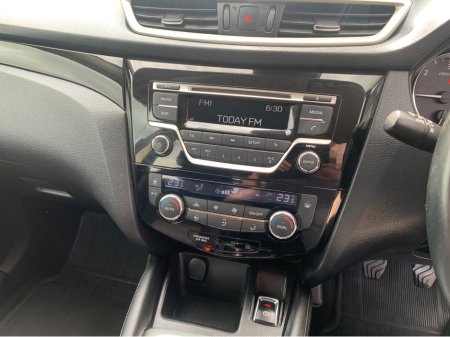 2015 Nissan Qashqai 1.5 DCI ACENTA SMART V VISION 110PS 5DR €11,500 thumbnail