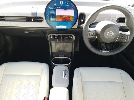 2025 MINI Hatch Exclusive Level 1 €39,995