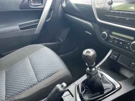 2015 Toyota Auris 1.33 5DR TERRA 4DR €12,888 thumbnail