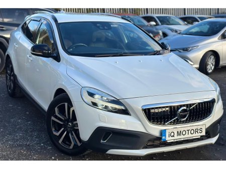 2016 Volvo V40 Cross Country 2.0L Diesel Automatic Diesel Low Mileage (9846) €13,995