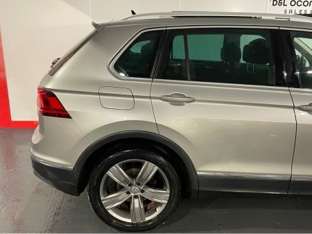 2016 Volkswagen Tiguan 2.0 TDI SE L BLUEMOTION 150PS 5DR €17,900 thumbnail