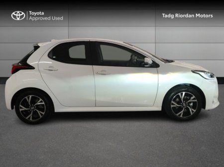 2025 Toyota Yaris HYBRID LUNA-SPORT €27,750