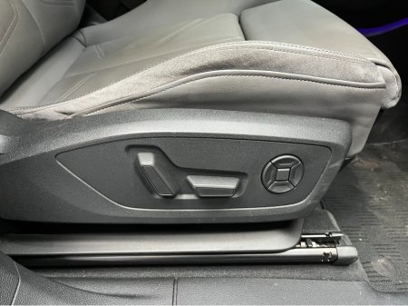 2020 Audi Q3 €34950! 2020 AUDI Q3 S-LINE 35TDI QUATTRO 2.0 AUTOMATIC / CRUISE CONTROL / ELECTRIC MEMORY & HEATED SEATS / REVERSE CAMERA €34,950 thumbnail