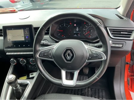 2020 Renault Clio ICONIC BLUE DCI €13,995 thumbnail