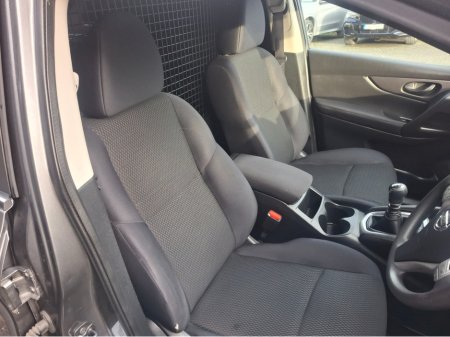 2016 Nissan Qashqai 1.6 DSL XE 4X4 VAN E6 4DR thumbnail