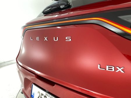 2025 Lexus LBX Elegant €39,950 thumbnail