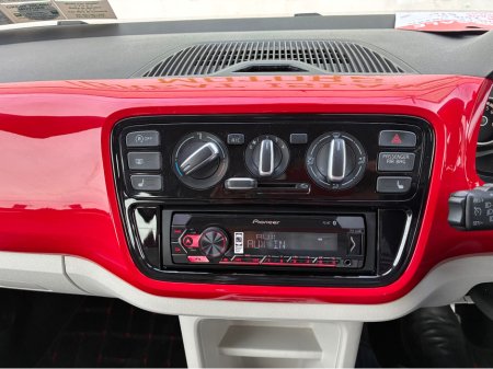 2016 Volkswagen up! DBA-AACHY 5DR €10,750 thumbnail