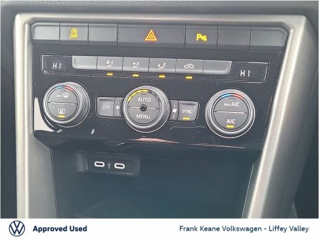 2021 Volkswagen T-Roc DESIGN 1.0 TSI 110BHP *CARPLAY & ANDROID AUTO* *PCP AVAILABLE* *FRONT & REAR SENSORS* €24,995 thumbnail