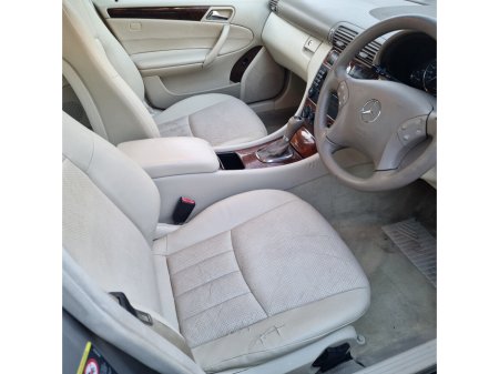 2006 Mercedes-Benz C Class C 180 Kompressor Classic A/T €3,450 thumbnail