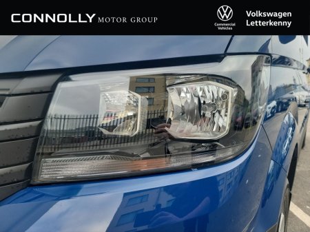 2026 Volkswagen Crafter CR35 Panel van Highline MWB 140 HP 2.0 TDI 8sp Automatic FWD €44,269 thumbnail