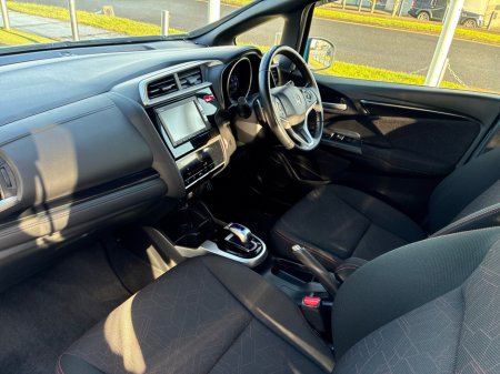 2015 Honda Fit 1.5L Petrol Hybrid Automatic thumbnail