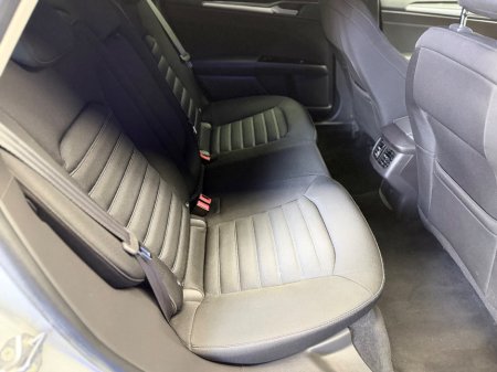 2020 Ford Mondeo 2.0TDCi 150PS Zetec Powershift €12,900 thumbnail