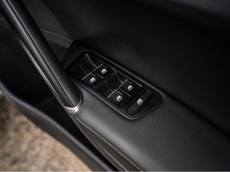 2017 Volkswagen Golf 2017 Golf 1.2tsi HIGHLINE/High spec/1yr warranty €16,888 thumbnail