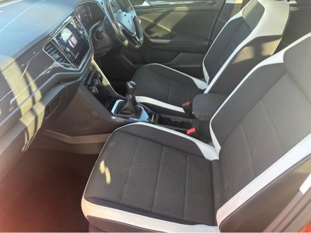 2019 Volkswagen T-Roc SPORT 2.0 TDI with pan roof €20,995 thumbnail