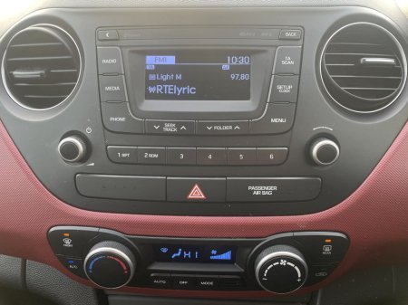 2017 Hyundai i10 Premium thumbnail