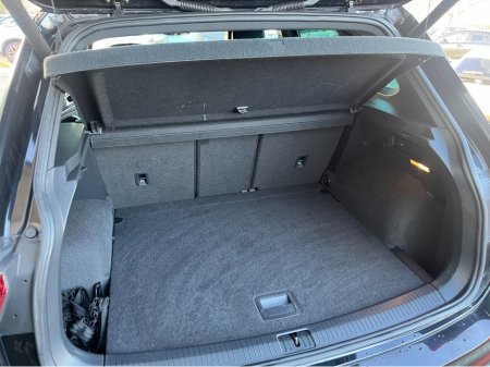 2020 Volkswagen Tiguan R-LINE 4MOTION AUTOMATIC 2.0 DIESEL //HIGH SPEC//360 PARKING CAMERAS//HEAD UP DISPLAY//HEATED FRONT AND REAR SEATS// €34,950 thumbnail