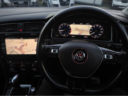 2018 Volkswagen Golf ( 182 REG ) 1.4 HIGHLINE VIRTUAL CLOCKS  SAT NAV PACK - -REVERSE CAMERA - NAVIGATION - CARPLAY - ANDROID AUTO- BLIND SPOT REAR TRAFFIC ASSIST - DISCOVER PRO €18,950 thumbnail