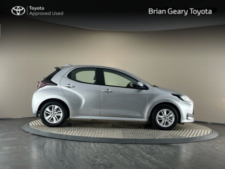 2023 Toyota Yaris HYBRID LUNA €23,950