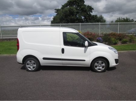 2018 Opel Combo VAN L1H1 SPORTIVE 2000 1.3 CD CDTI 2DR €9,850