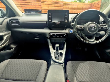 2022 Toyota Yaris HYBRID LUNA 4DR AUTO €16,495
