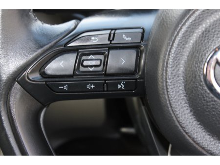 2022 Toyota Yaris Cross 1.5 Hybrid CVT Luna €23,950 thumbnail