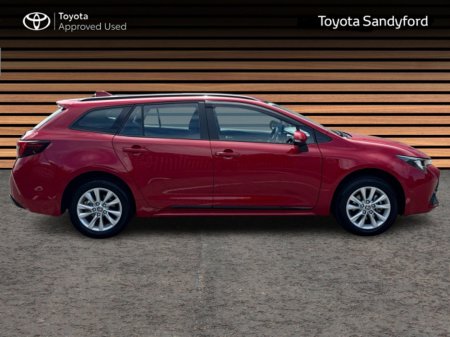 2025 Toyota Corolla TOURING SPORT ESTATE HYBRID LUNA // REAR CAMERA // AIR CON // BLUETOOTH // TOYOTA SAFETY SENSE // FULL WARRANTY €32,945