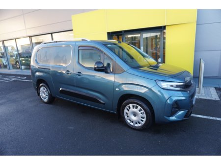 2025 Opel Combo SPORT L2H1-1.5 100PS DIE-6
