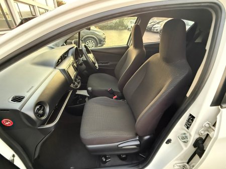 2020 Toyota Yaris  €12,990 thumbnail