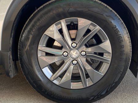 2022 Peugeot 2008 1.2 Puretech 100bhp Active €23,900