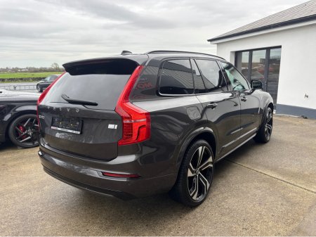 2023 Volvo XC90 RECHARGE T8 ULTIMATE DARK AWD €67,900 thumbnail