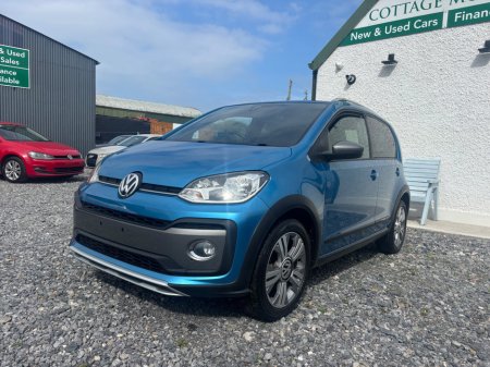 2017 Volkswagen up!  €9,950