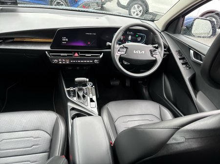 2025 Kia Niro HEV SEM €36,895 thumbnail