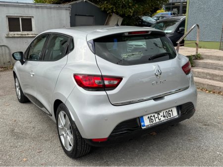 2016 Renault Clio Ideal starter car €9,700