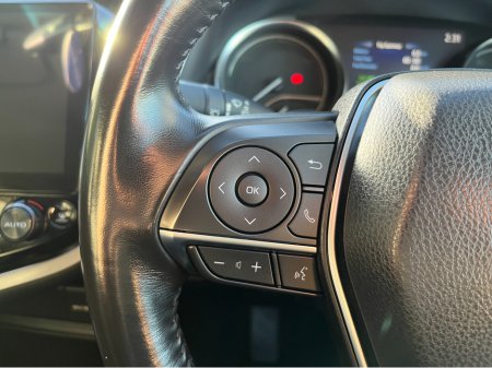 2019 Toyota Camry WS HYBRID AUTOMATIC 2.5 PETROL //KEYLESS ENTRY//ADAPTIVE CRUISE CONTROL//LEATHER SEATS// €24,950 thumbnail